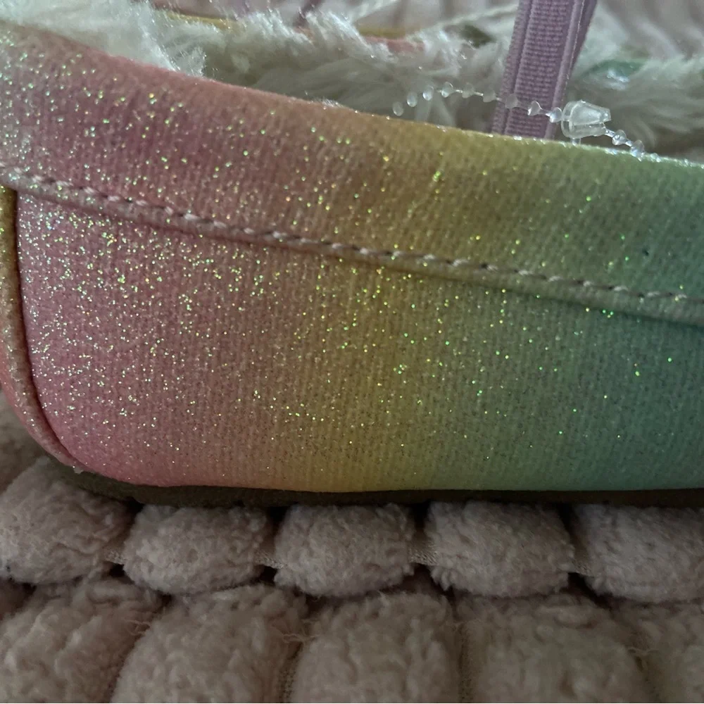 Self Esteem Capricorn footwear